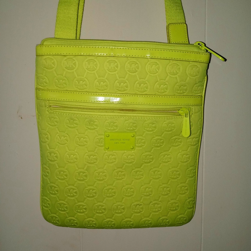 MICHAEL KORS Neoprene Lime Green Crossbody BagMICHAEL KORS ELECTRONICS NEOPRENE